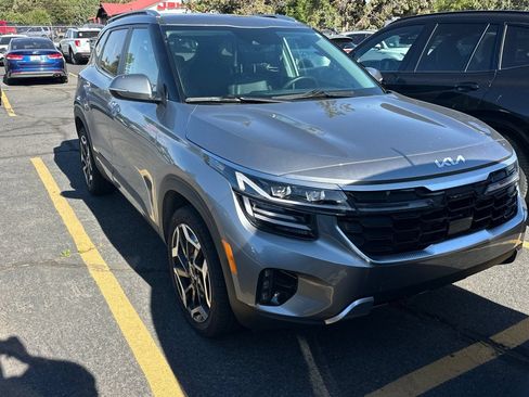 Used 2024 Kia Seltos SX AWD/4WD image 2
