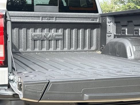 New 2026 GMC Sierra 1500 AT4X w/ LPO, Black Badging Package AWD/4WD image 11