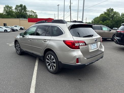 Used 2016 Subaru Outback 2.5i Limited AWD/4WD image 3