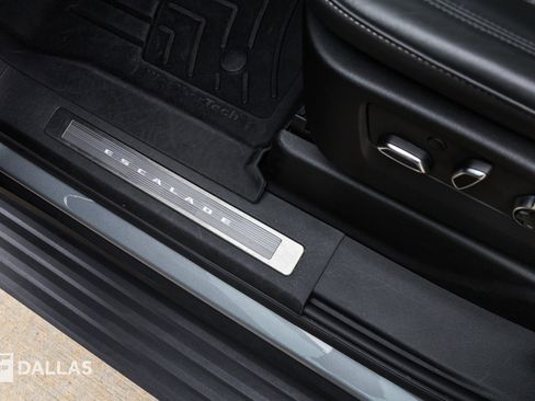 Used 2023 Cadillac Escalade ESV V image 37