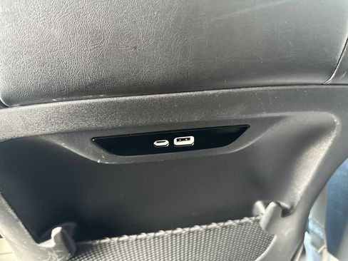 Used 2024 Chrysler Pacifica Touring-L image 22