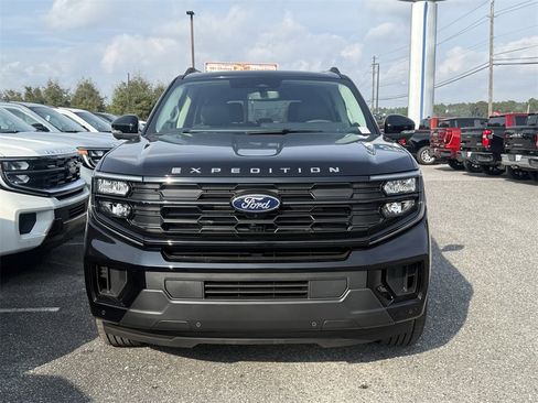 New 2025 Ford Expedition Active image 10