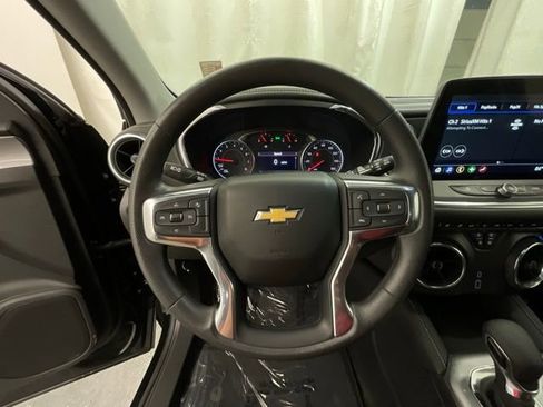 Used 2025 Chevrolet Blazer LT FWD image 11