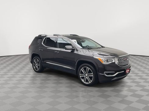 Used 2017 GMC Acadia Denali w/ Technology Package AWD/4WD image 37