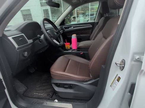 Used 2023 Volkswagen Atlas SE w/ Panoramic Sunroof Package AWD/4WD image 13