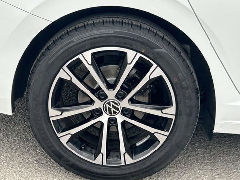 Used 2025 Volkswagen Jetta Sport FWD image 9