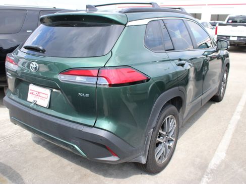 Used 2026 Toyota Corolla Cross XLE w/ Convenience Package FWD image 10