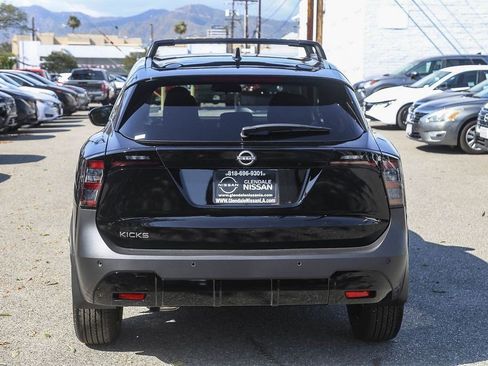 Used 2026 Nissan Kicks SV FWD image 7