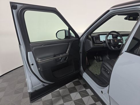Used 2023 Rivian R1S Adventure AWD/4WD image 16