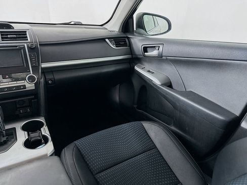 Used 2013 Toyota Camry SE image 27