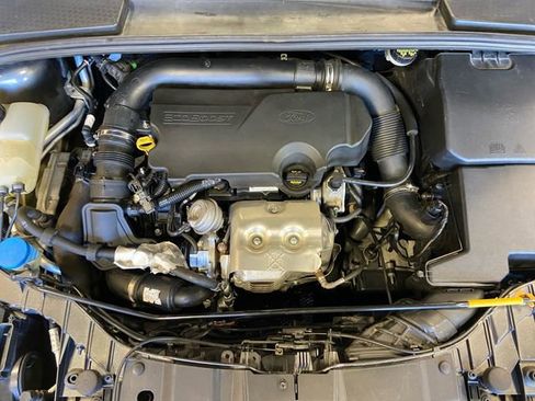 Used 2016 Ford Focus SE image 25