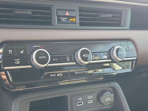 Used 2025 Honda Pilot Elite image 29