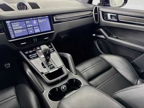 Certified 2020 Porsche Cayenne Turbo AWD/4WD image 26