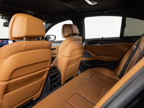 Used 2019 BMW M550i xDrive AWD/4WD image 19