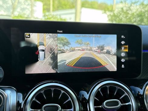 Used 2021 Mercedes-Benz GLB 250 image 27