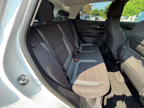 Used 2025 Chevrolet TrailBlazer LT FWD image 37