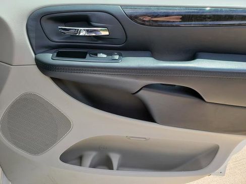 Used 2015 Dodge Grand Caravan SE w/ Quick Order Package 29E SE image 18