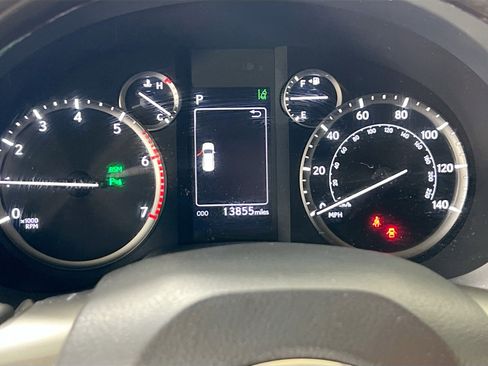 Used 2023 Lexus GX 460 Premium image 12