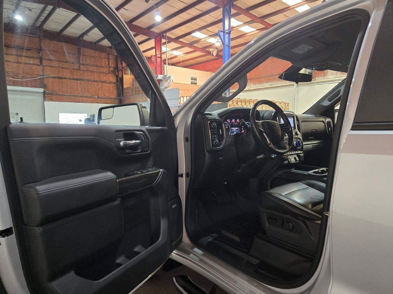 Used 2019 Chevrolet Silverado 1500 RST AWD/4WD image 15