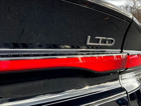 Used 2024 Toyota Prius Limited image 29