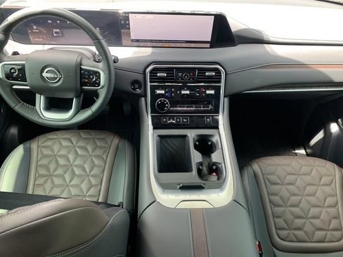 Used 2026 Nissan Armada Platinum RWD image 17
