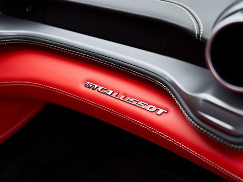 Used 2020 Ferrari GTC4Lusso T image 42