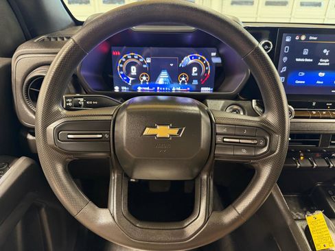 Used 2024 Chevrolet Colorado W/T image 13