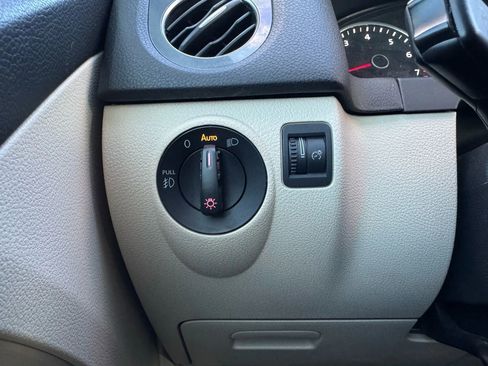 Used 2016 Volkswagen Tiguan R-Line image 12