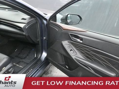 Used 2022 Toyota Avalon Limited w/ Advanced Safety Package FWD image 14