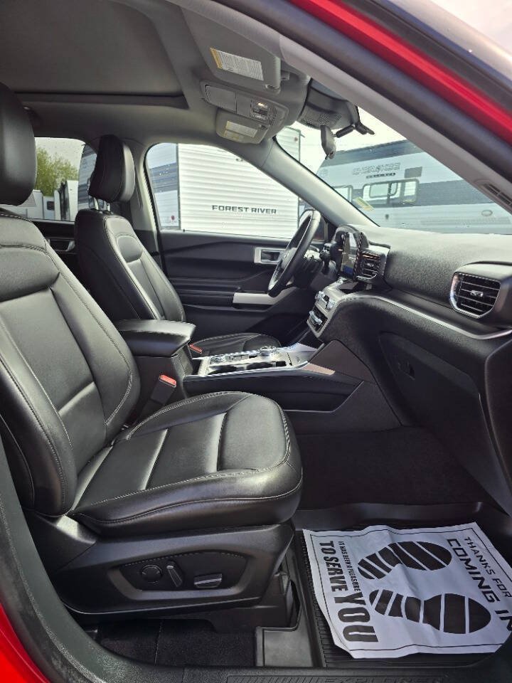 Used 2021 Ford Explorer XLT w/ Equipment Group 202A AWD/4WD image 24