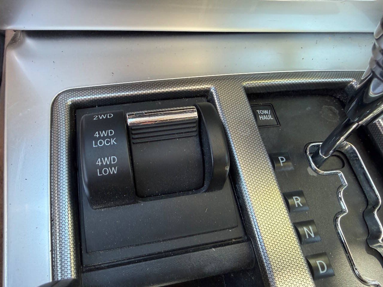 Used 2010 Jeep Liberty Limited AWD/4WD image 7
