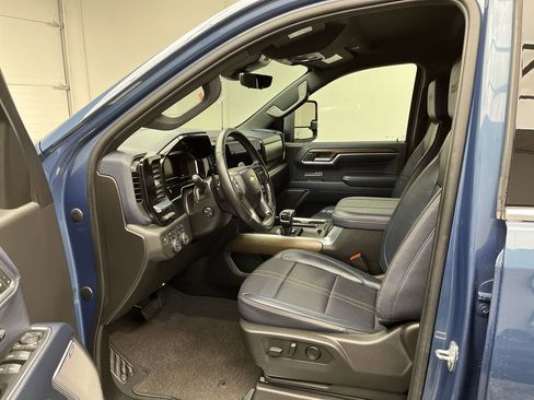 Certified 2024 Chevrolet Silverado 1500 High Country w/ Technology Package image 3