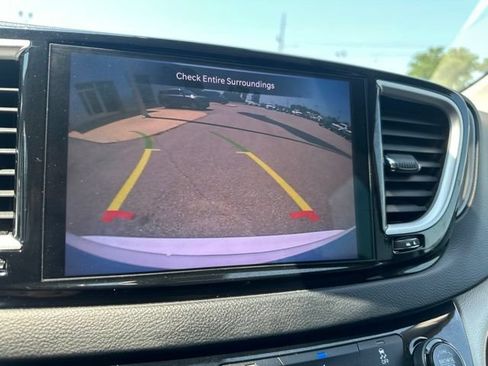 Used 2022 Chrysler Pacifica Touring-L FWD image 44