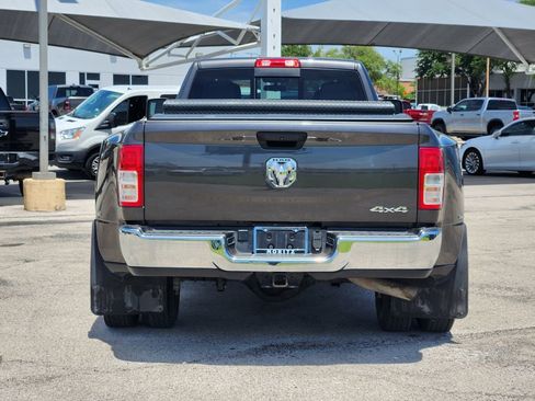 Used 2024 RAM 3500 Tradesman w/ Chrome Appearance Group AWD/4WD image 6