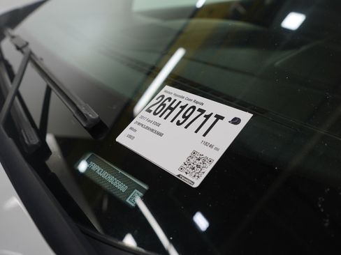 Used 2017 Ford Edge SEL image 30