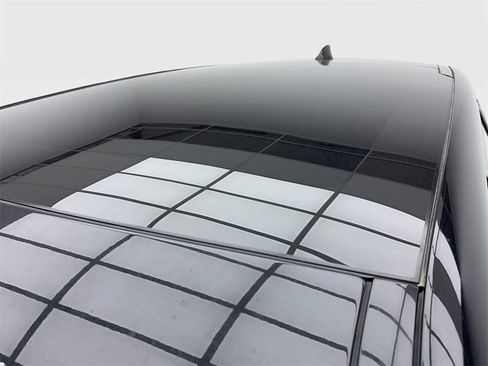 Used 2023 Land Rover Discovery Sport SE image 13