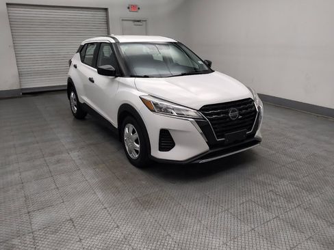 Used 2021 Nissan Kicks S image 13