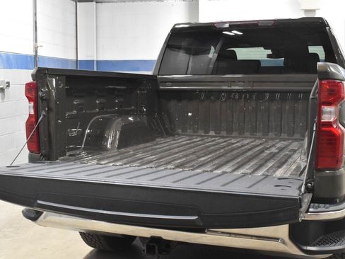 Used 2023 Chevrolet Silverado 1500 LT AWD/4WD image 23