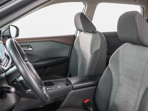 Used 2023 Nissan Rogue SV FWD image 23