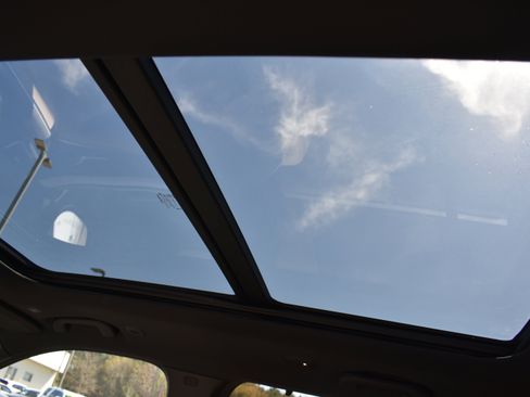 Used 2025 Jeep Grand Cherokee Limited w/ Luxury Tech Group II image 30