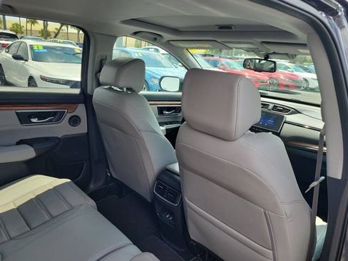 Used 2018 Honda CR-V Touring image 9