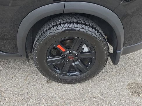 Used 2025 Nissan Rogue SV image 33