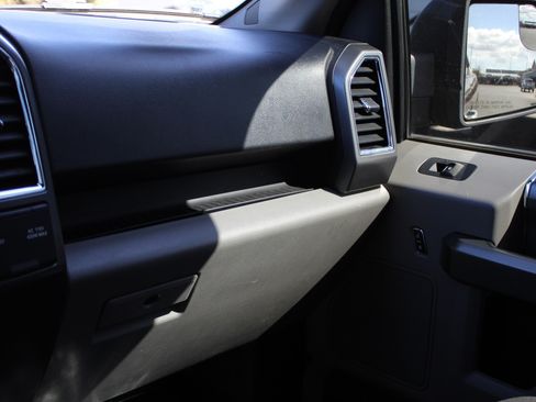 Used 2015 Ford F150 XLT w/ Equipment Group 302A Luxury AWD/4WD image 37