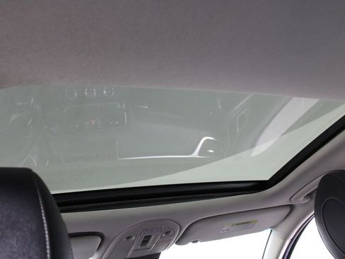 Used 2021 Genesis G70 3.3T RWD image 22