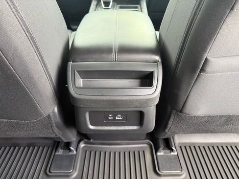 Used 2025 Nissan Pathfinder S image 26