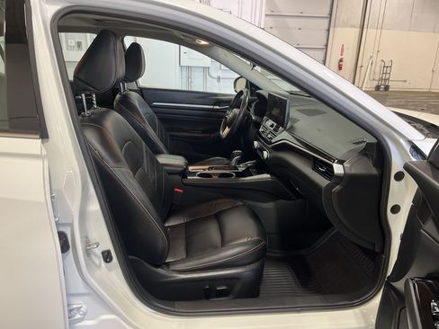 Used 2023 Nissan Altima 2.5 SR w/ SR Premium Package AWD/4WD image 34