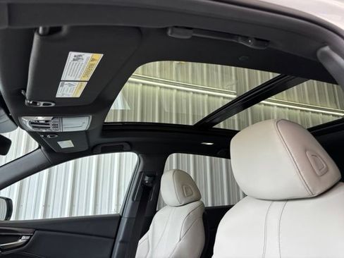 Used 2025 Acura RDX SH-AWD image 11