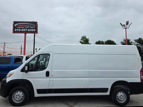 Used 2023 RAM ProMaster 2500 FWD image 6
