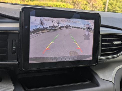 Used 2020 Ford Explorer XLT w/ Equipment Group 202A image 25