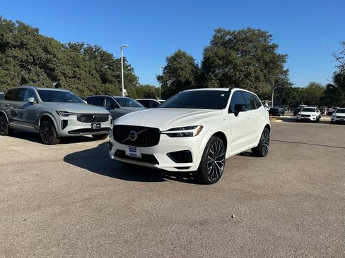 Used 2021 Volvo XC60 T8 R-Design w/ Advanced Package image 27